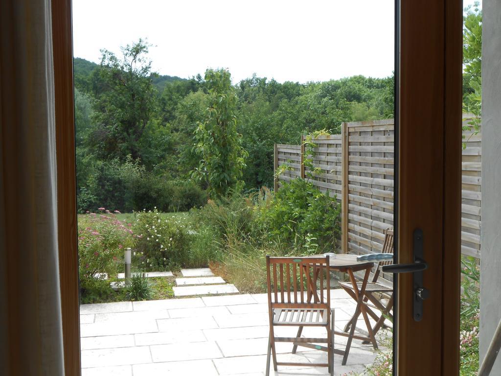 Bed and Breakfast Les Grands Pres Geney Pokoj fotografie