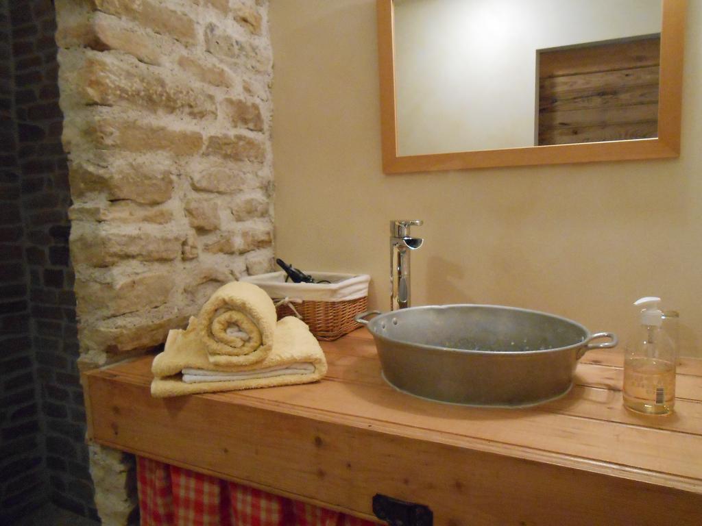 Bed and Breakfast Les Grands Pres Geney Pokoj fotografie