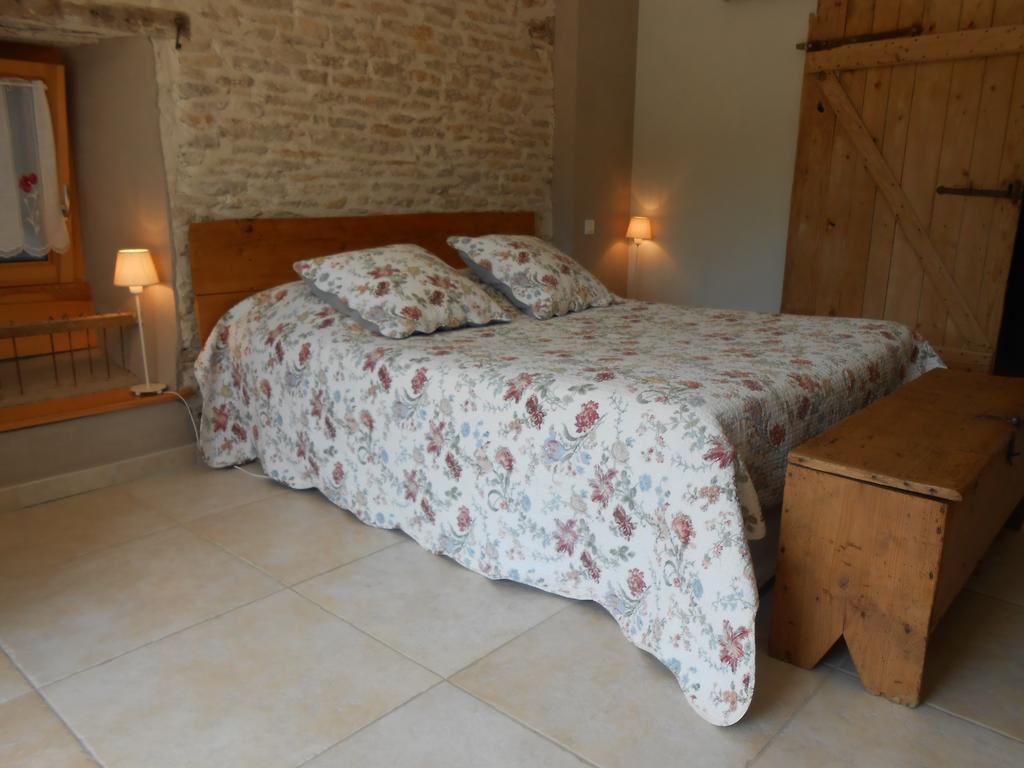 Bed and Breakfast Les Grands Pres Geney Pokoj fotografie