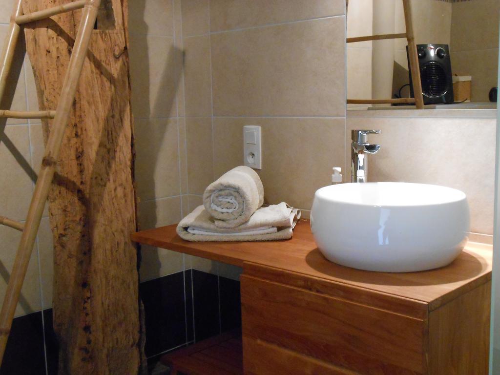 Bed and Breakfast Les Grands Pres Geney Pokoj fotografie