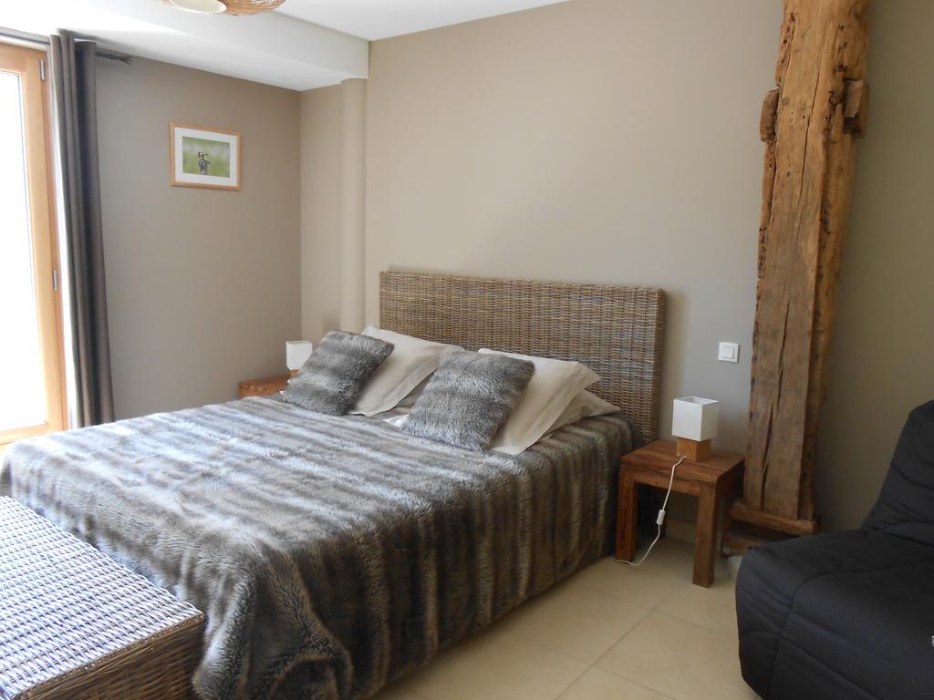 Bed and Breakfast Les Grands Pres Geney Pokoj fotografie